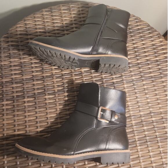 Nautica Womens Size ~9 Black Ankle Boots Shearling Lined Buckle Winter - Picture 8 of 10